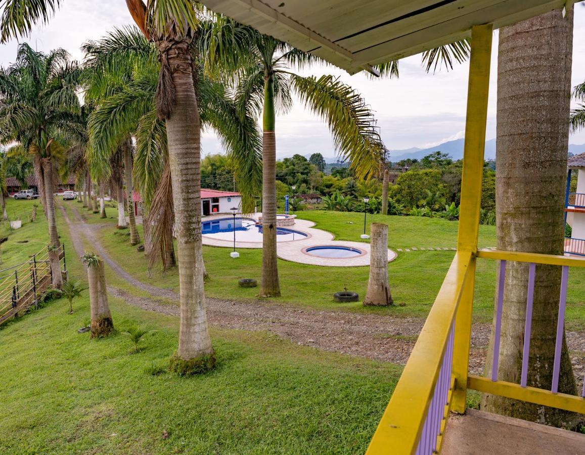 Rancho Chihuahua Hotel Filandia Exterior photo